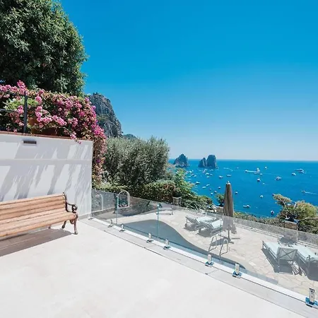 Faraglioni Villa Capri