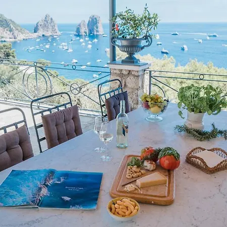 Faraglioni Villa Capri